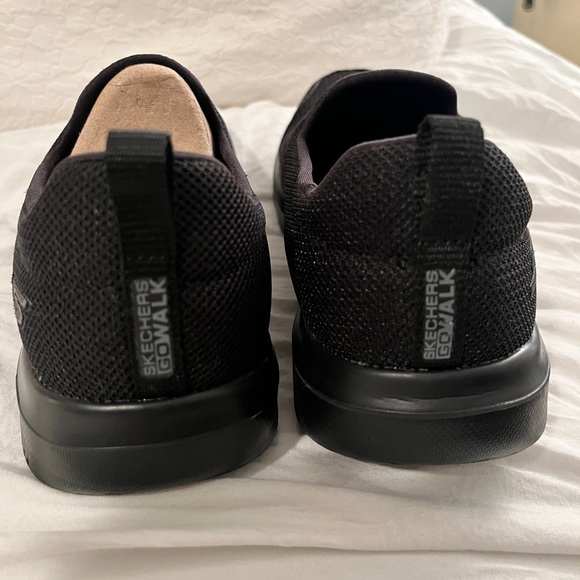 NWT Skechers Ultra Go GoWalk air-cooled Goga Mat women’s sneakers Black size 7 - Picture 6 of 9